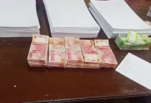Penyidik Tipikor Polres Kolut Sita Uang Rp63 juta dari Mantan Kades Lelewawo Penyidik Tipikor Polres Kolut Sita Uang Rp63 juta dari Mantan Kades Lelewawo