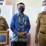 Pemkab Kolaka Terima Piagam WTP dari Menteri Keuangan Pemkab Kolaka Terima Piagam WTP dari Menteri Keuangan