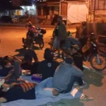 Tolak Kedatangan Jokowi, Mahasiswa Nginap di Pintu Masuk Jembatan Teluk Kendari Tolak Kedatangan Jokowi, Mahasiswa Nginap di Pintu Masuk Jembatan Teluk Kendari