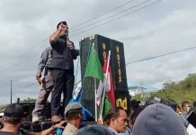 Ketua DPRD Baubau Ikut Berorasi Tolak Omnibus Law Ketua DPRD Baubau Ikut Berorasi Tolak Omnibus Law