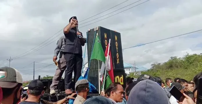 Ketua DPRD Baubau Ikut Berorasi Tolak Omnibus Law