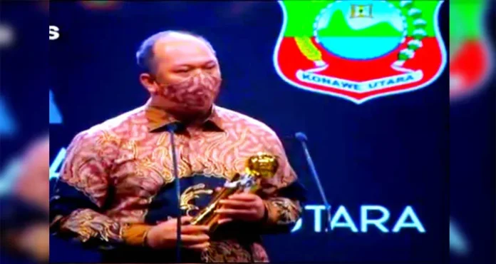 Ruksamin Terima Penghargaan Indonesia Awards 2020 Kategori Pengelolaan Keuangan Terbaik