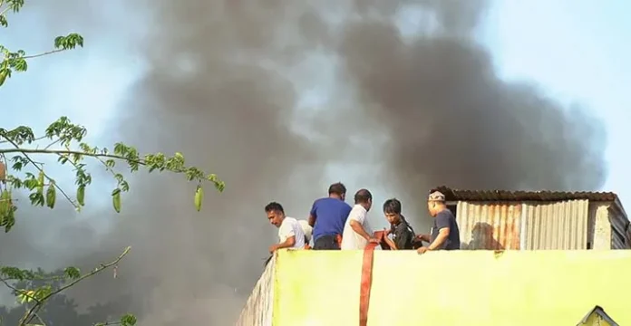 Satu Rumah yang Dihuni 8 KK di Baubau Ludes Terbakar