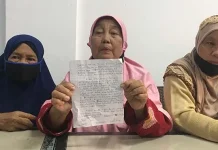 Tiga Ibu Korban PHK di Kendari Tulis Surat Terbuka untuk Jokowi Tiga Ibu Korban PHK di Kendari Tulis Surat Terbuka untuk Jokowi