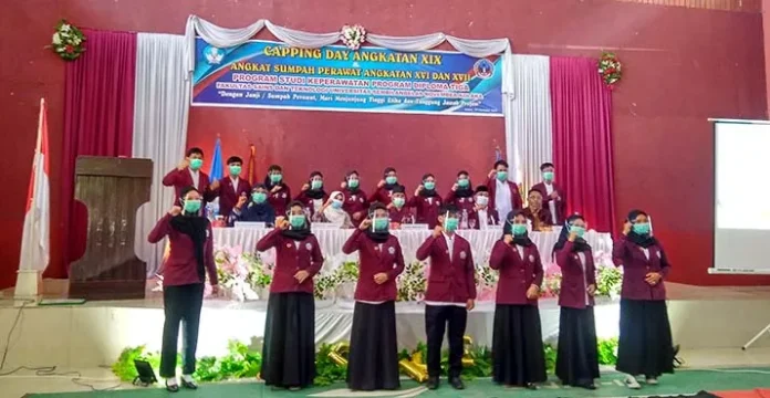 17 Mahasiswa Keperawatan Ikuti Angkat Sumpah Perawat