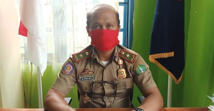 Kepala Satuan Polisi pamong praja (kasatpol-pp) Kolut Ramang.