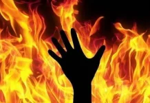 Seorang Perempuan di Kendari Dibakar dengan Bensin, Ini Kronologinya Ilustrasi dibakar, terbakar