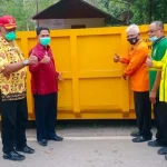 11 Desa/Kelurahan di Buton Manfaatkan Dana Desa untuk Pengadaan Kontainer Sampah 11 Desa/Kelurahan di Buton Manfaatkan Dana Desa untuk Pengadaan Kontainer Sampah
