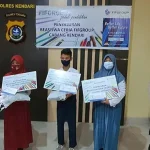 FIFGROUP Kendari Serahkan Beasiswa Prestasi ke Anak Polisi FIFGROUP Kendari Serahkan Beasiswa Prestasi ke Anak Polisi