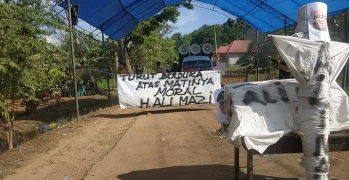 blokadejalan Pemblokiran Jalan Berlanjut, AMKPB Sebut Moral Gubernur Sultra Telah Mati