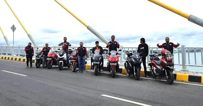 FIFGROUP Keliling Kota Bareng Honda ADV Indonesia Chapter Kendari