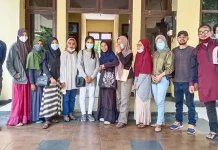 Dua Jam Diperiksa Polisi, Ketua OSIS SMAN 9 Kendari Nyatakan Tak Gentar Dua Jam Diperiksa Polisi, Ketua OSIS SMAN 9 Kendari Nyatakan Tetap Maju