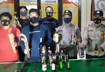 Operasi Sikat Anoa, Polsek Kolaka Sita Miras dan Sajam Milik Warga Operasi Sikat Anoa, Polsek Kolaka Sita Miras dan Sajam Milik Warga