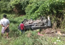 Tidak Mampu Menanjak, Mobil Pengangkut Buah di Kolut Masuk Jurang Tidak Mampu Menanjak, Mobil Pengangkut Buah di Kolut Masuk Jurang