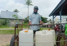 Kisah Pengangkut Air di Pilkades Serentak Buteng Kisah Pengangkut Air di Pilkades Serentak Buteng