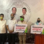 Ahli Waris Tim Pemenangan Ruksamin Diberi Santunan Kematian BP Jamsostek Ahli Waris Tim Pemenangan Ruksamin Diberi Santunan Kematian BP Jamsostek