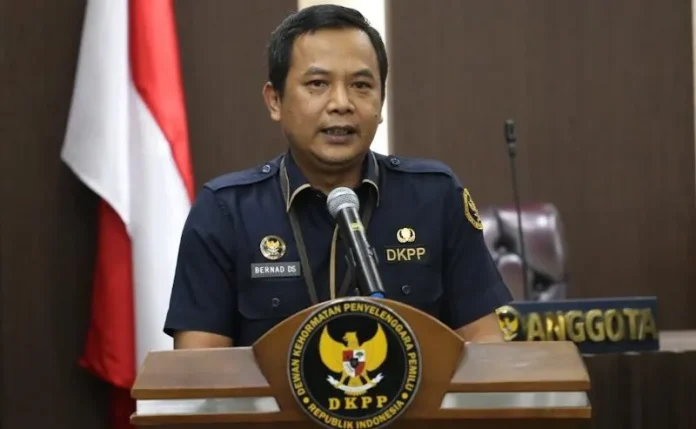 Sekretaris DKPP, Bernad Dermawan Sutrisno