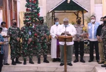 Gubernur Pantau Pelaksanaan Malam Natal di Kendari Gubernur Pantau Pelaksanaan Malam Natal di Kendari