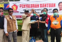 Legislator Gerindra Bantu Korban Banjir Bandang di Kolut Legislator Gerindra Bantu Korban Banjir Bandang di Kolut