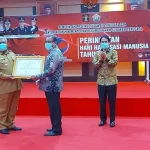 Pemkab Mubar Raih Penghargaan Kabupaten Peduli HAM dari Kemenkumham RI Pemkab Mubar Raih Penghargaan Kabupaten Peduli HAM dari Kemenkumham RI