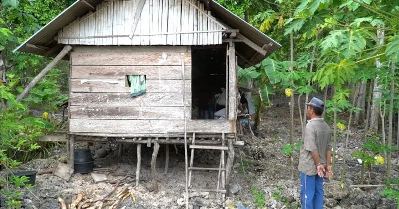 Momen Natal Dua Kakak Beradik Lansia di Tengah Keterbatasan Fisik
