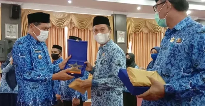 penghargaankoprii Rajin dan Trampil, Sejumlah ASN di Kolaka Diganjar Penghargaan