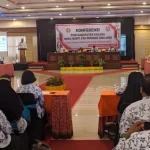Konferensi PGRI, Bupati Kolaka Minta Guru Kreatif dan Profesional Konferensi PGRI, Bupati Kolaka Minta Guru Kreatif dan Profesional