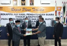 Pleno KPU Konkep, Paslon Amrullah-Lutfi Raih 12.769 Suara Pleno KPU Konkep, Paslon Amrullah-Lutfi Raih 12.769 Suara