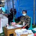 Usai Mencoblos, Ruksamin Kunjungi TPS di 4 Kecamatan Usai Mencoblos, Ruksamin Kunjungi TPS di 4 Kecamatan