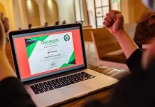 Telkomsel Raih Penghargaan atas Upaya Penanganan Dampak Covid-19 Telkomsel Raih Penghargaan atas Upaya Penanganan Dampak Covid-19