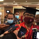 Menyandang 7 Gelar Pendidikan Tinggi, Wagub: Belajar Itu Tidak Ada Akhirnya Menyandang 7 Gelar Pendidikan Tinggi, Wagub: Belajar Itu Tidak Ada Akhirnya