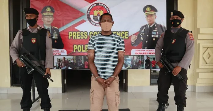 Polisi Tangkap Pelaku Penipuan dengan Modus Penarikan Uang Melalui Kekuatan Gaib Polisi Tangkap Pelaku Penipuan dengan Modus Penarikan Uang Melalui Kekuatan Gaib