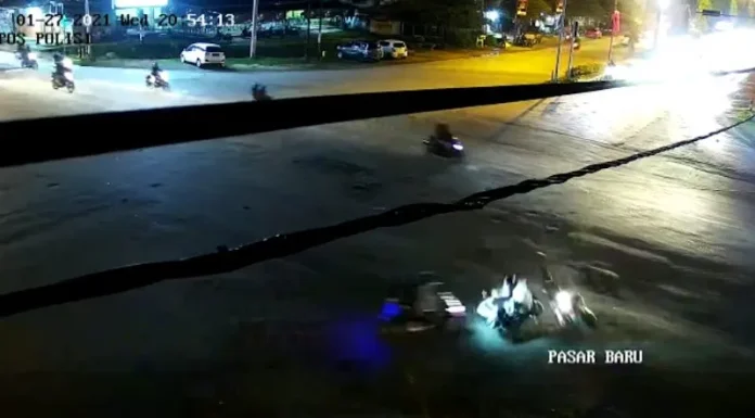 Polisi : Lakalantas di Lampu Merah Pasar Baru Akibat Kecerobohan Pengendara