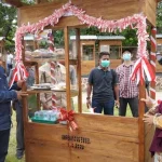 Bupati Arusani Bagi-bagi Gerobak Jualan dan Benang Tenun Bupati Arusani Bagi-bagi Gerobak Jualan dan Benang Tenun