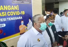 Pejabat Pemprov hingga Rektor UHO Jalani Vaksinasi Covid-19 Ali Mazi Gubernur Sultra