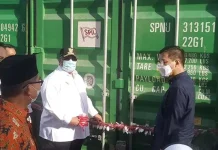 Gubernur Sultra Lepas Ekspor 48 Ton Jambu Mete ke Vietnam Gubernur Sultra Lepas Ekspor 48 Ton Jambu Mete ke Vietnam