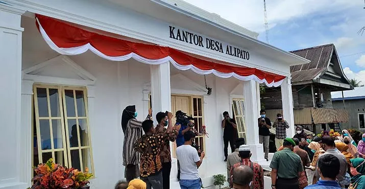 Uniknya Kantor Desa di Kolut Berkonsep Belanda yang Diresmikan Bupati