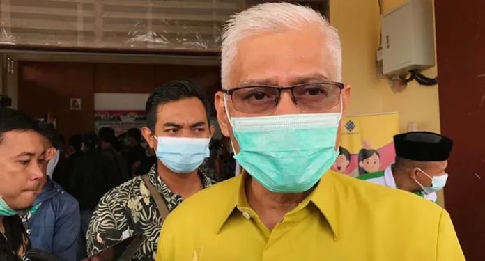 asrunlio_kuning Kepala Dinas Pendidikan dan Kebudayaan (Dikbud) Provinsi Sultra Asrun Lio