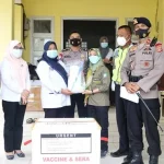 Pemprov Sultra Akhirnya Distribusikan Vaksin Covid-19 ke Seluruh Kabupaten dan Kota Pemprov Sultra Akhirnya Distribusikan Vaksin Covid-19 ke Seluruh Kabupaten dan Kota