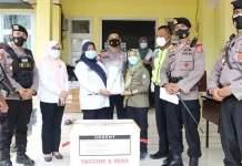 Pemprov Sultra Akhirnya Distribusikan Vaksin Covid-19 ke Seluruh Kabupaten dan Kota Pemprov Sultra Akhirnya Distribusikan Vaksin Covid-19 ke Seluruh Kabupaten dan Kota