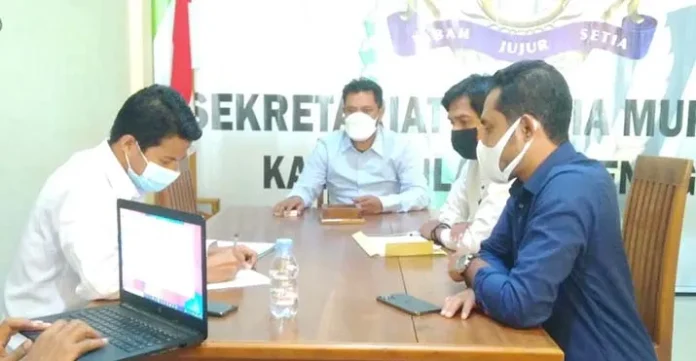 Fajar Hasan Kembalikan Berkas Pendaftaran Calon Ketua Kadin Sultra