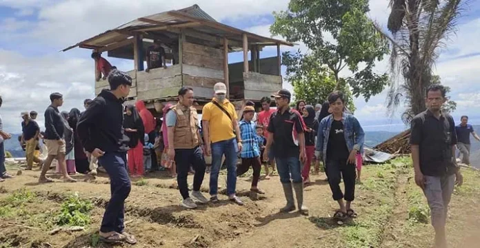 Haerul Saleh Tinjau Perkebunan Agrowisata di Desa Ulu Konaweha