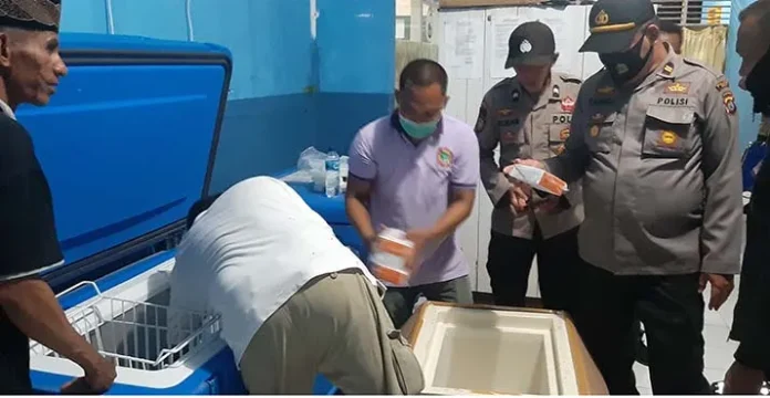 jagavaksin Cerita Polisi Sawerigadi yang Jaga Vaksin Corona 24 Jam