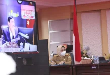 Menteri Luhut Ingin Aspal Buton Digunakan untuk Program Padat Karya Menteri Luhut Ingin Aspal Buton Digunakan untuk Program Padat Karya