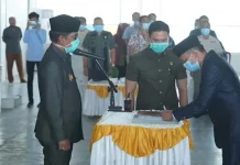 Bupati Kolut Lantik Tiga Kepala Dinas dan Asisten II Bupati Kolut Lantik Tiga Kepala Dinas dan Asisten III