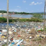 Sampah Plastik Tertumpuk, Warga Sambuli Keluhkan Mobil Pengangkut Sampah Plastik Tertumpuk, Warga Sambuli Keluhkan Mobil Pengangkut