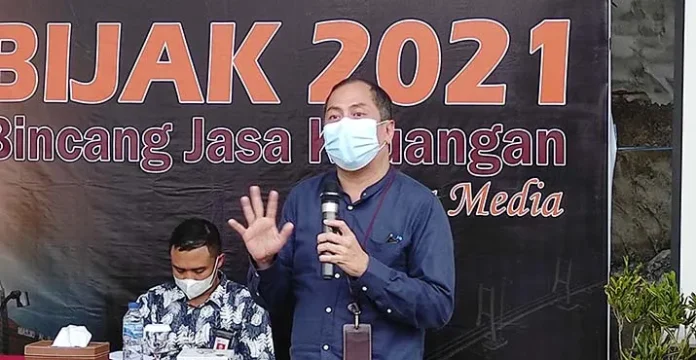 Kepala BSI Kantor Cabang Kendari A Silondae 1 Adam Malik
