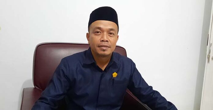 Ketua DPRD Kolut, Buhari