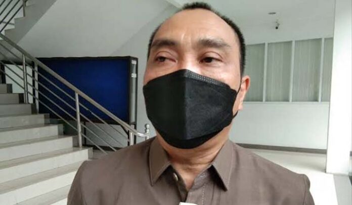 Ketua Komisi II DPRD Kendari Andi Sulolipu