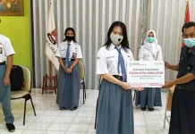 Yayasan AHM Kembali Beri Beasiswa untuk Pelajar dan Guru Sebanyak Rp350 Juta Yayasan AHM Kembali Beri Beasiswa untuk Pelajar dan Guru Sebanyak Rp350 Juta